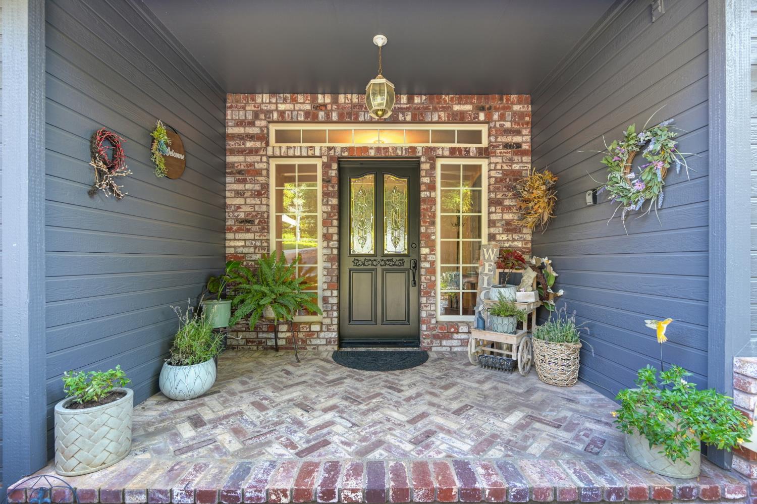 Detail Gallery Image 6 of 93 For 3505 Manzana Ct, Camino,  CA 95709 - 4 Beds | 2 Baths