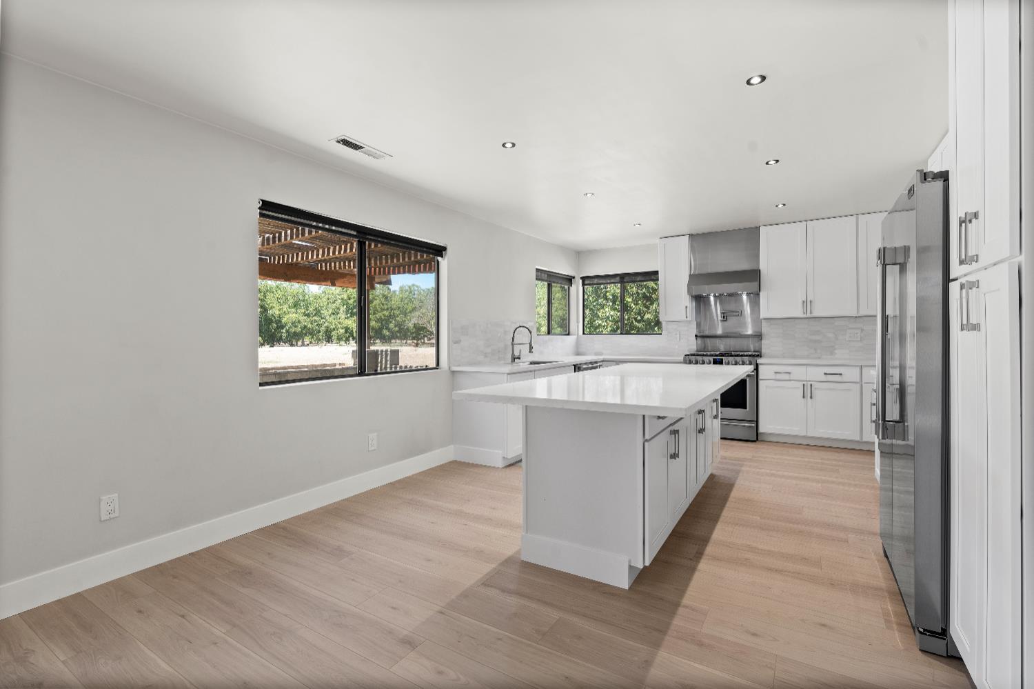 Detail Gallery Image 15 of 76 For 29879 S Chrisman Rd, Tracy,  CA 95304 - 4 Beds | 3 Baths