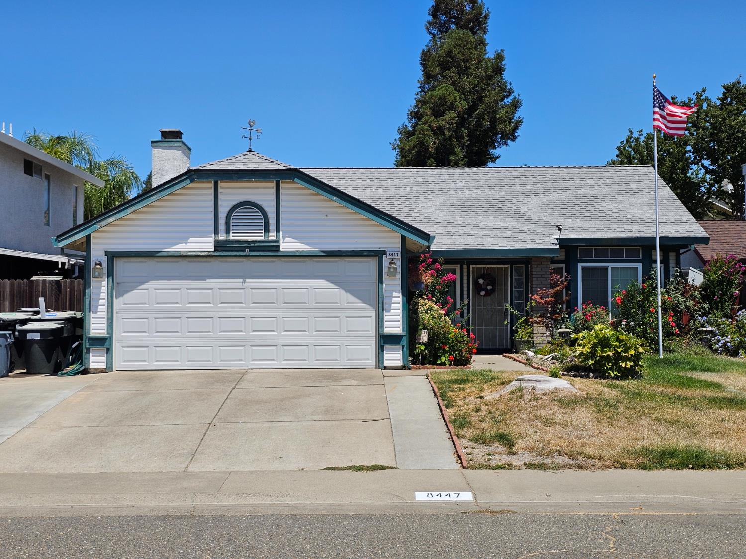 Detail Gallery Image 1 of 24 For 8447 Cassatt Way, Sacramento,  CA 95828 - 3 Beds | 2 Baths