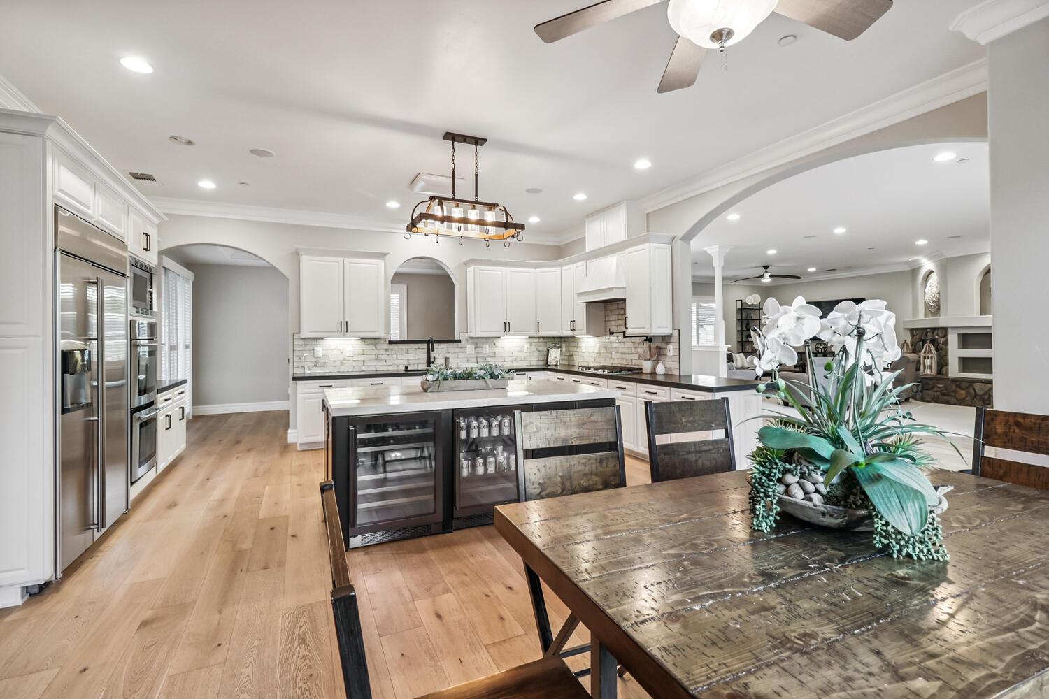 Detail Gallery Image 27 of 72 For 4900 Saint Augustine Dr, Elk Grove,  CA 95758 - 4 Beds | 4 Baths
