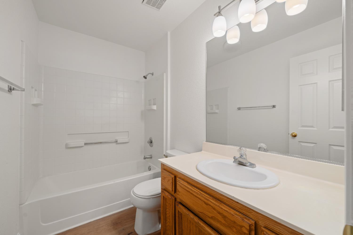 Detail Gallery Image 18 of 33 For 1 Afton Ct, Sacramento,  CA 95823 - 3 Beds | 2 Baths