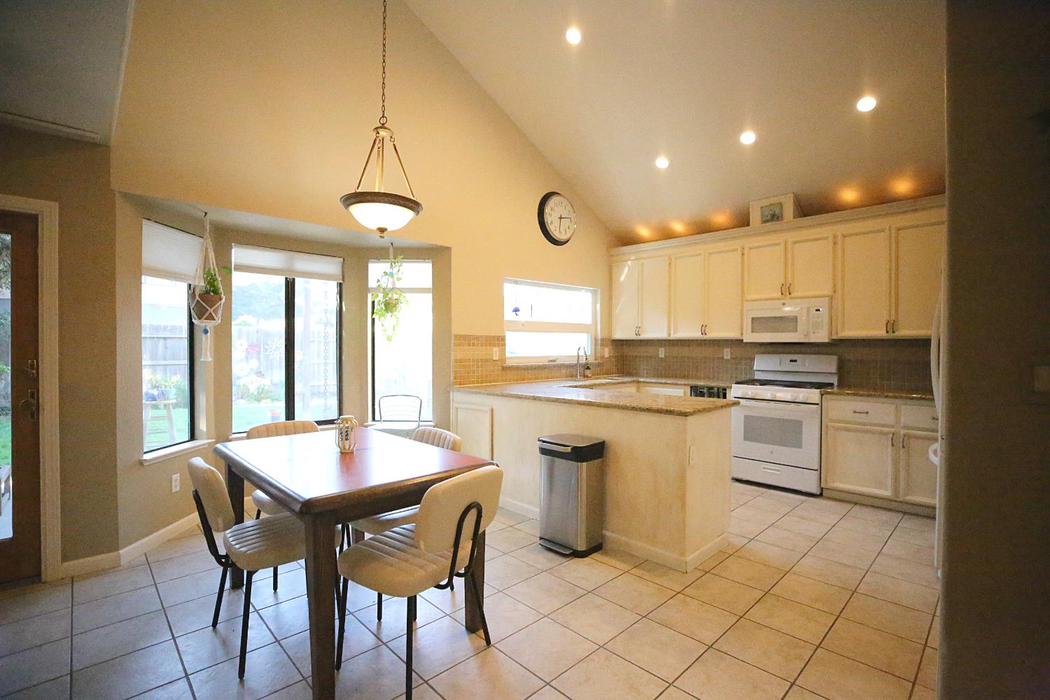 Detail Gallery Image 20 of 75 For 999 River Ave, Oakdale,  CA 95361 - 5 Beds | 4 Baths