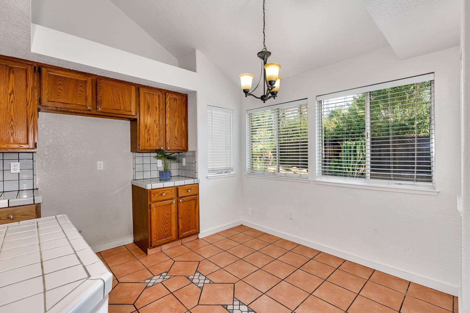 Detail Gallery Image 21 of 71 For 934 Neal St, Los Banos,  CA 93635 - 4 Beds | 2 Baths