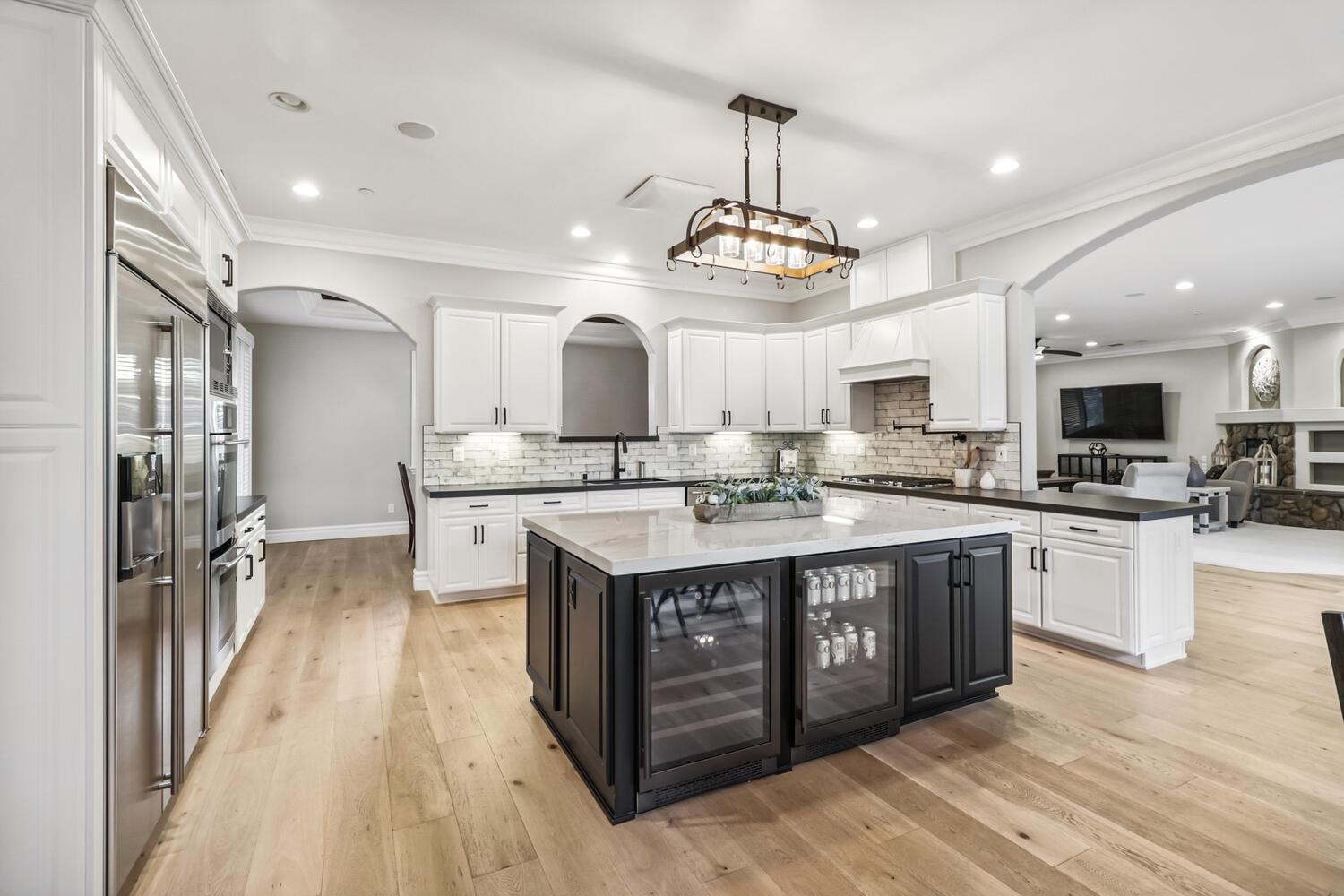 Detail Gallery Image 2 of 72 For 4900 Saint Augustine Dr, Elk Grove,  CA 95758 - 4 Beds | 4 Baths