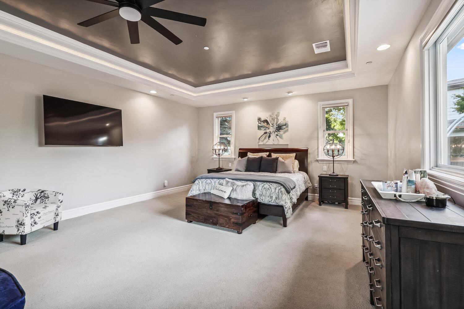 Detail Gallery Image 33 of 72 For 4900 Saint Augustine Dr, Elk Grove,  CA 95758 - 4 Beds | 4 Baths