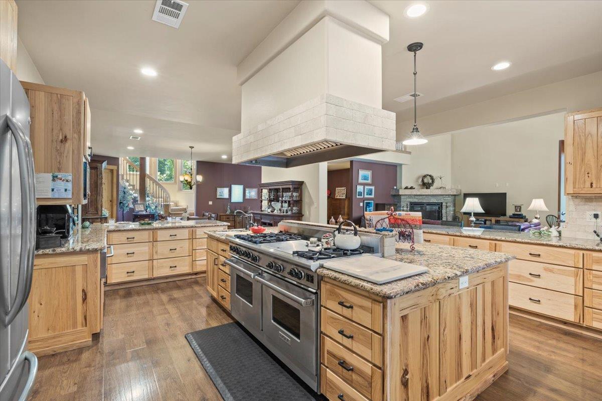 Detail Gallery Image 15 of 64 For 11382 Cour Royal, Nevada City,  CA 95959 - 3 Beds | 3/1 Baths