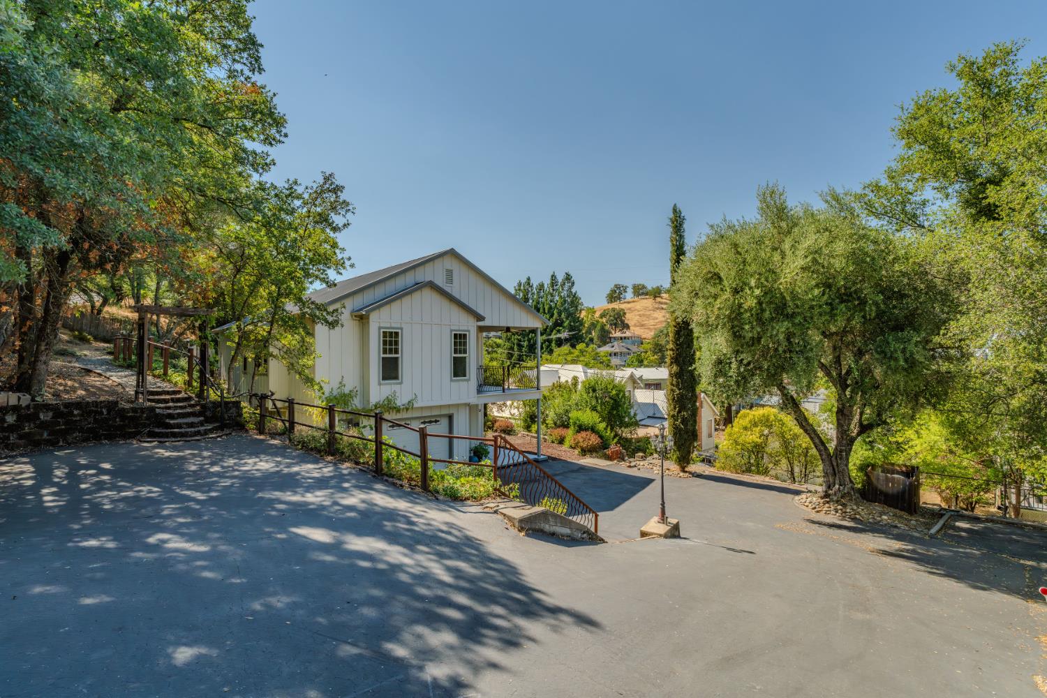 Detail Gallery Image 2 of 75 For 14385 Gods Hls, Amador City,  CA 95601 - 2 Beds | 2/1 Baths