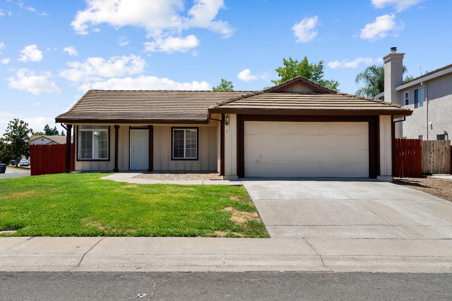 Detail Gallery Image 2 of 33 For 1 Afton Ct, Sacramento,  CA 95823 - 3 Beds | 2 Baths
