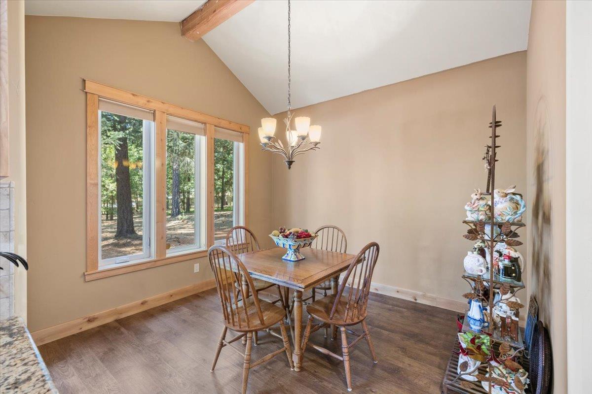 Detail Gallery Image 14 of 64 For 11382 Cour Royal, Nevada City,  CA 95959 - 3 Beds | 3/1 Baths