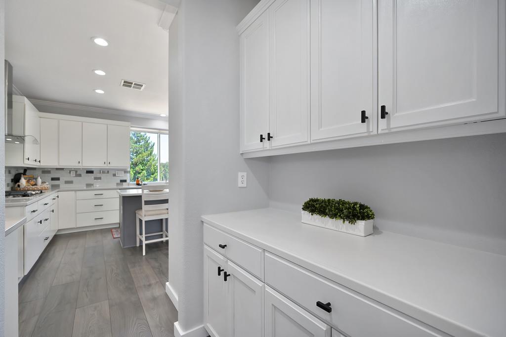 Detail Gallery Image 21 of 55 For 6279 Bridgeport Dr, Shingle Springs,  CA 95682 - 4 Beds | 2/1 Baths