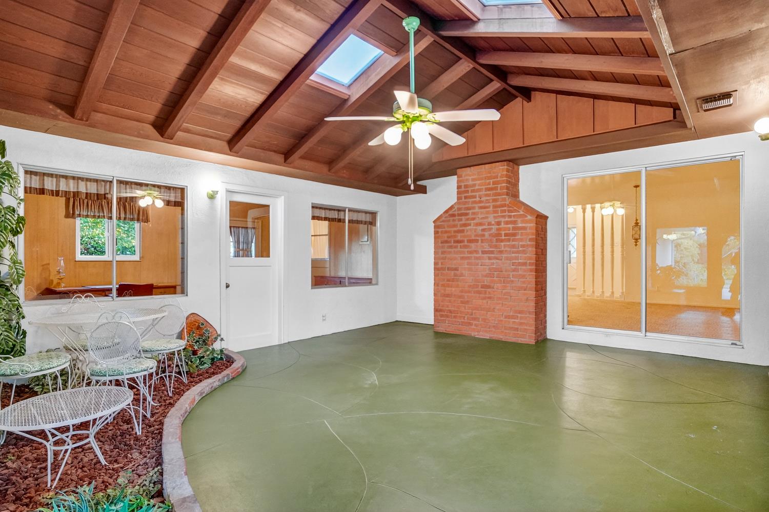 Detail Gallery Image 18 of 22 For 1004 Elm, Woodland,  CA 95695 - 3 Beds | 3 Baths