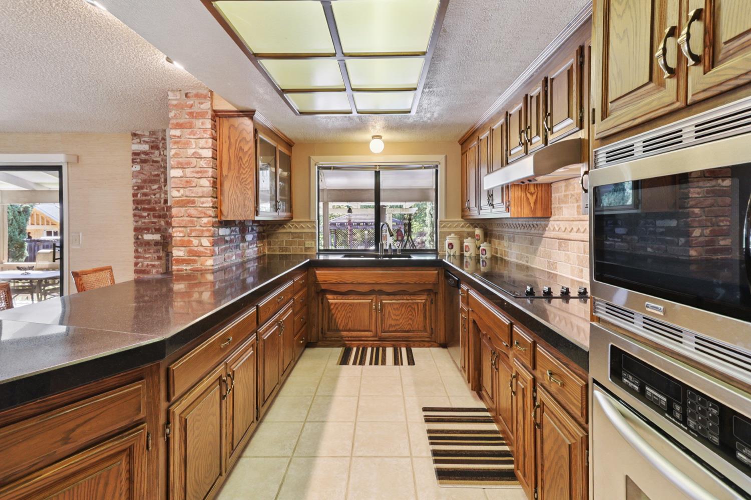 Detail Gallery Image 18 of 95 For 7919 Wonder St, Citrus Heights,  CA 95610 - 4 Beds | 2/1 Baths