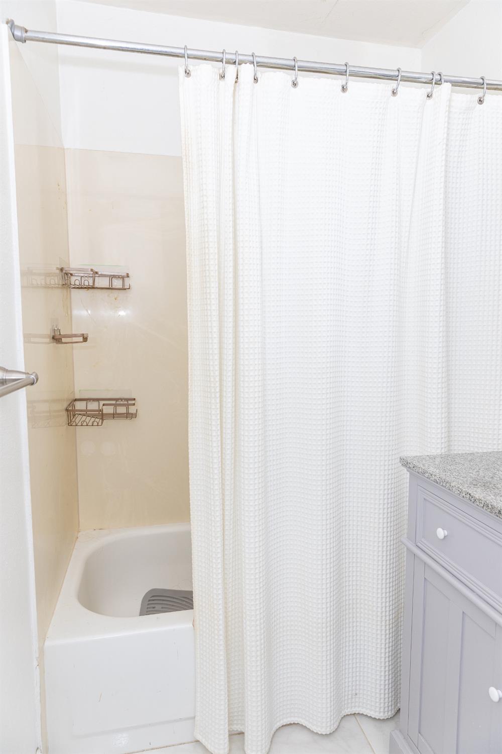 Detail Gallery Image 21 of 32 For 2717 17th Ave, Sacramento,  CA 95820 - 3 Beds | 2/1 Baths