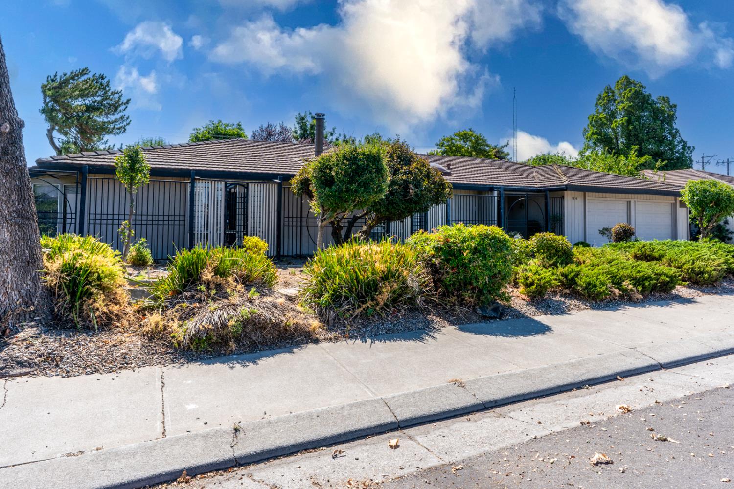 Detail Gallery Image 2 of 58 For 1838 Hillview Dr, Los Banos,  CA 93635 - 3 Beds | 2 Baths