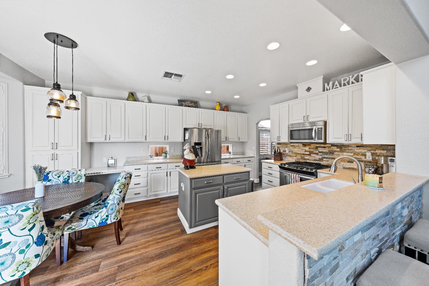 Detail Gallery Image 20 of 49 For 5504 Pleasant Grove Ct, Salida,  CA 95368 - 4 Beds | 3 Baths