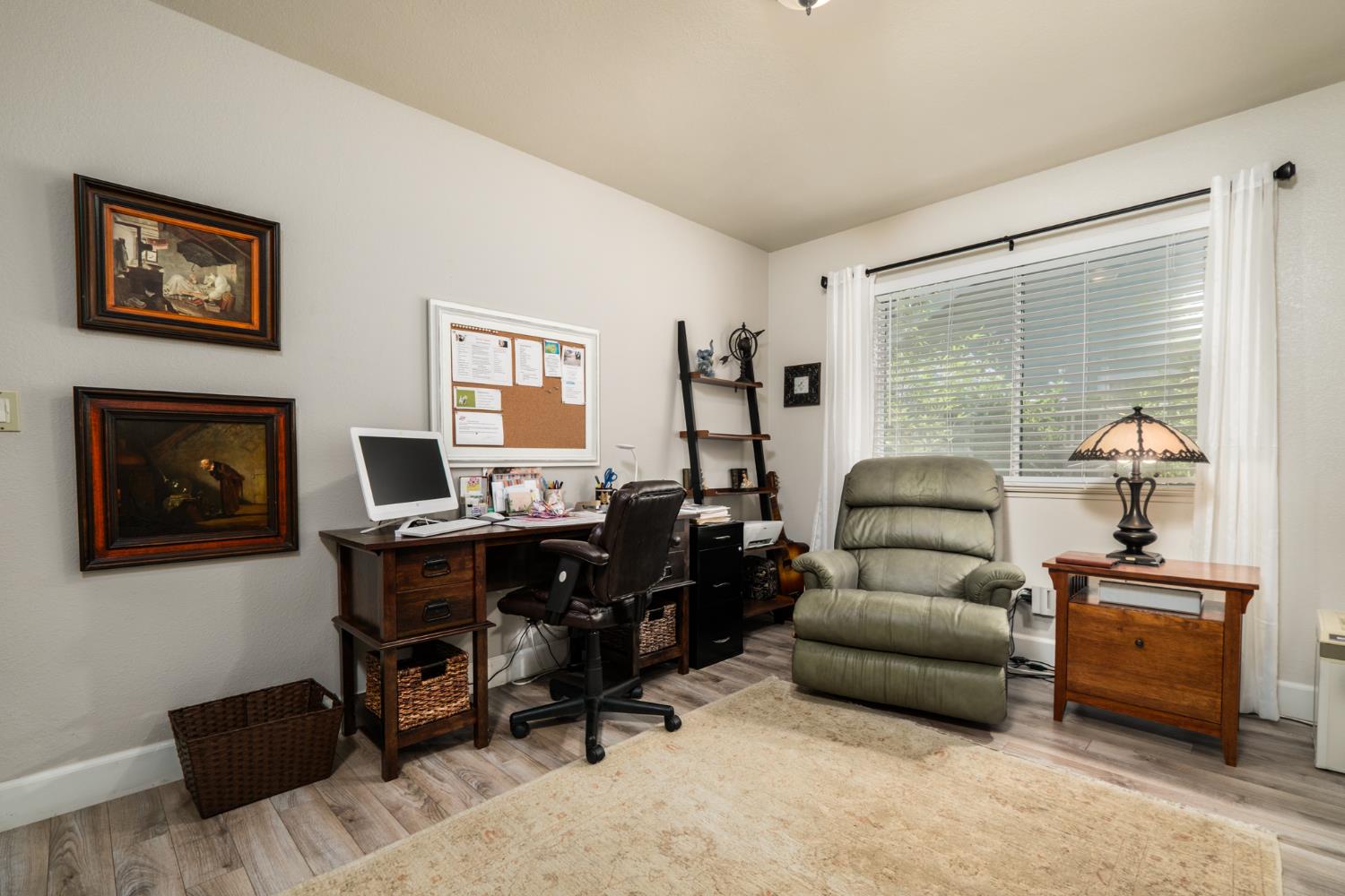 Detail Gallery Image 26 of 63 For 5148 Walnut Place Ln, Carmichael,  CA 95608 - 3 Beds | 2 Baths