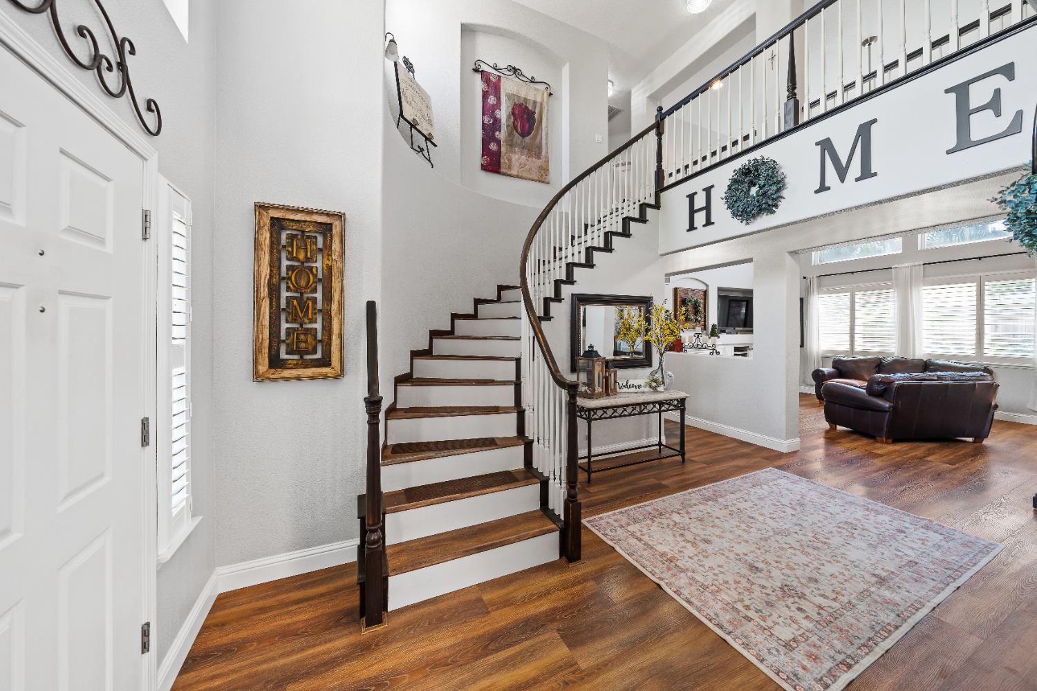Detail Gallery Image 4 of 49 For 5504 Pleasant Grove Ct, Salida,  CA 95368 - 4 Beds | 3 Baths
