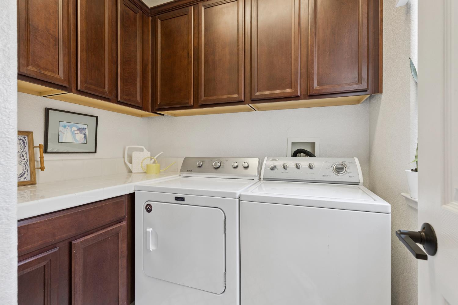 Detail Gallery Image 14 of 67 For 3021 Edgeview Dr, Modesto,  CA 95355 - 5 Beds | 3/1 Baths