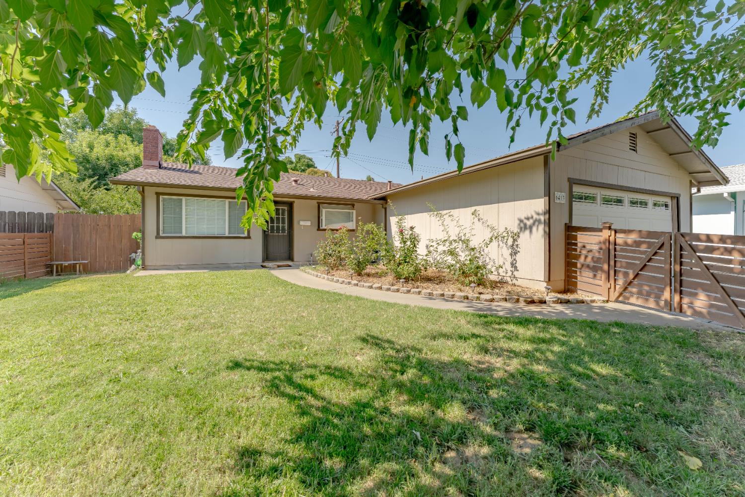 Detail Gallery Image 3 of 25 For 6413 Cheltenham Way, Citrus Heights,  CA 95621 - 3 Beds | 1 Baths