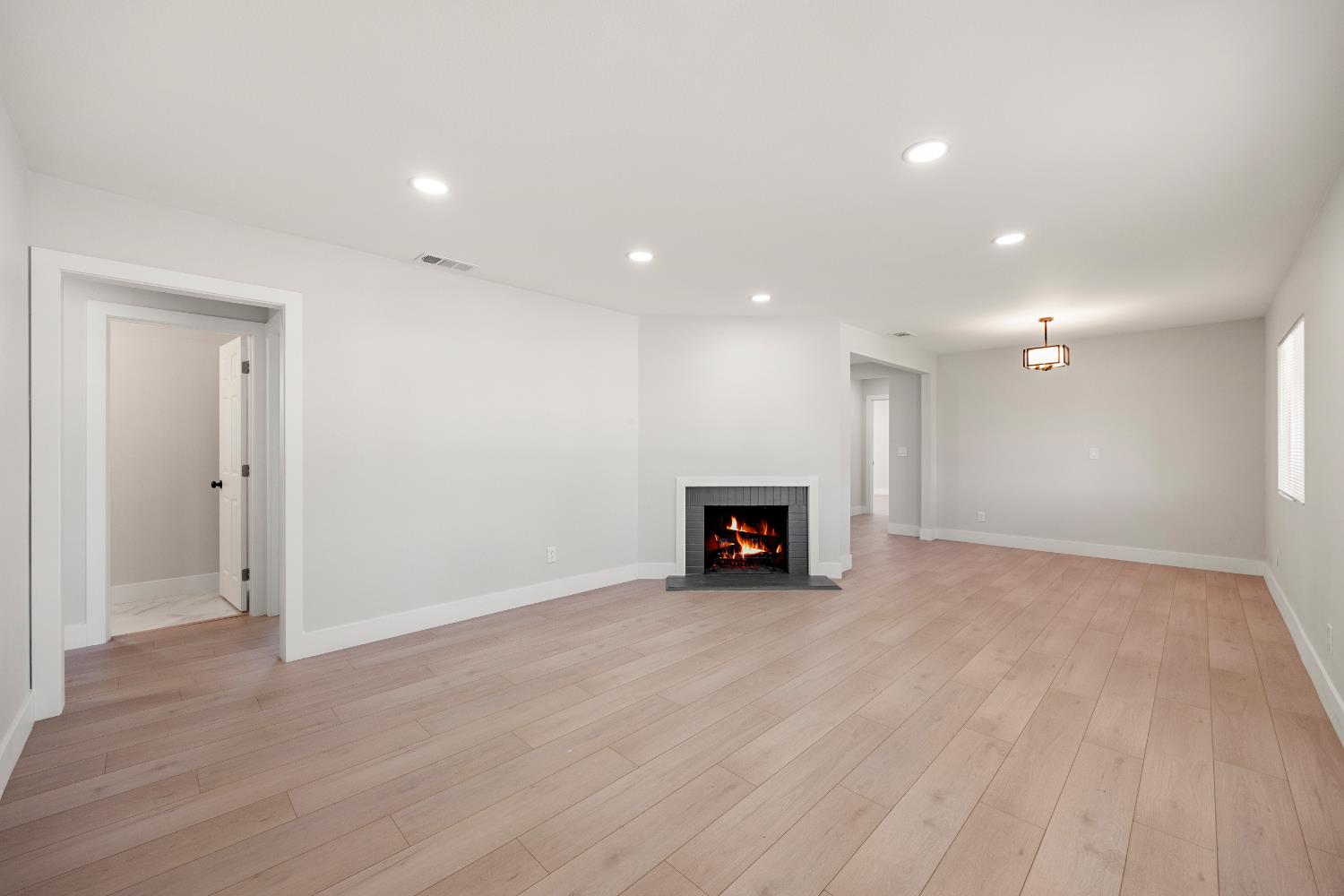Detail Gallery Image 6 of 35 For 6237 San Martin St, North Highlands,  CA 95660 - 4 Beds | 2 Baths