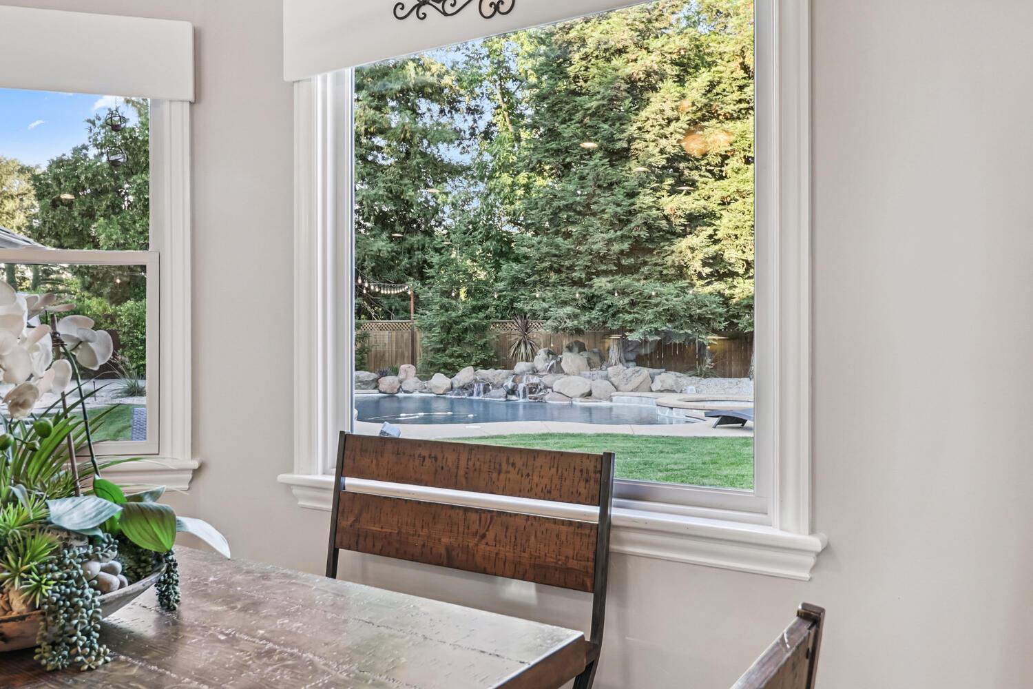 Detail Gallery Image 26 of 72 For 4900 Saint Augustine Dr, Elk Grove,  CA 95758 - 4 Beds | 4 Baths