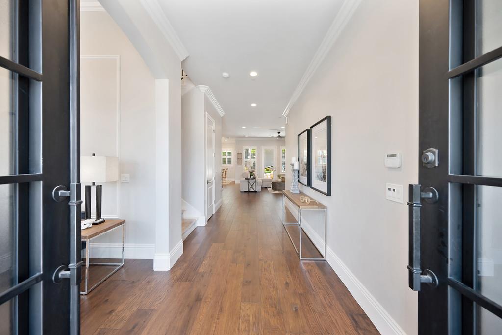 Detail Gallery Image 7 of 94 For 689 Oreno Cir, Folsom,  CA 95630 - 5 Beds | 4/1 Baths