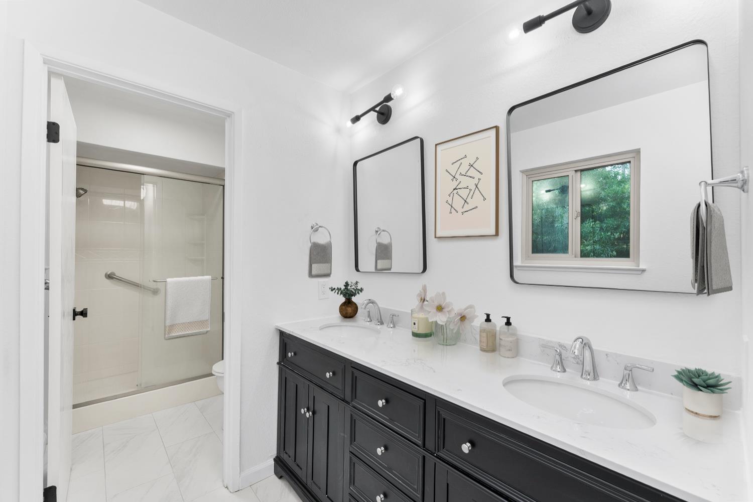 Detail Gallery Image 11 of 26 For 6804 Madrea Ct, Citrus Heights,  CA 95621 - 4 Beds | 2/1 Baths