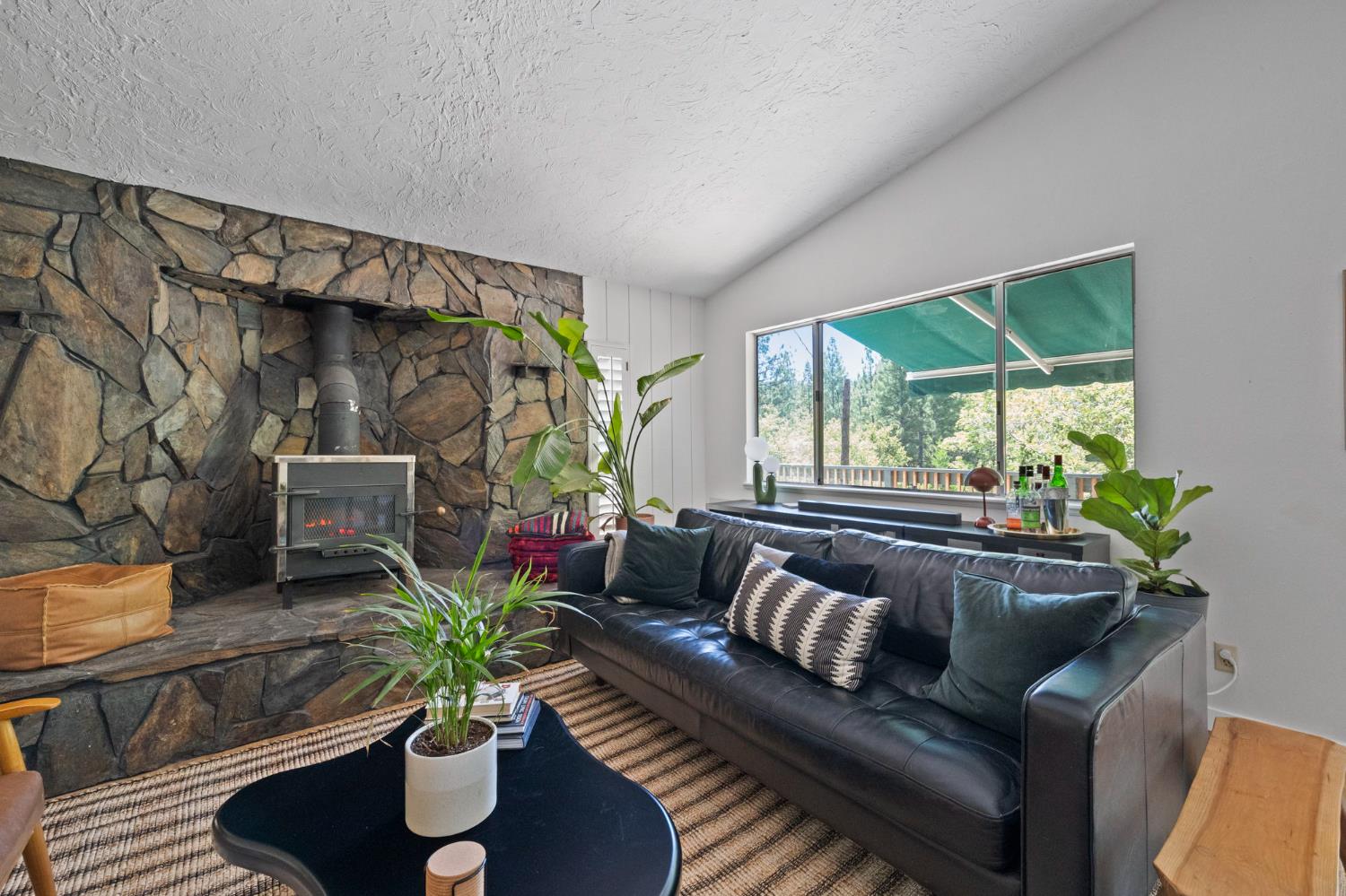 Detail Gallery Image 26 of 55 For 20018 Pine Mountain Dr, Groveland,  CA 95321 - 3 Beds | 3 Baths
