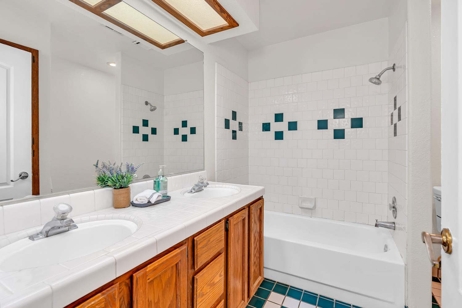 Detail Gallery Image 30 of 71 For 934 Neal St, Los Banos,  CA 93635 - 4 Beds | 2 Baths