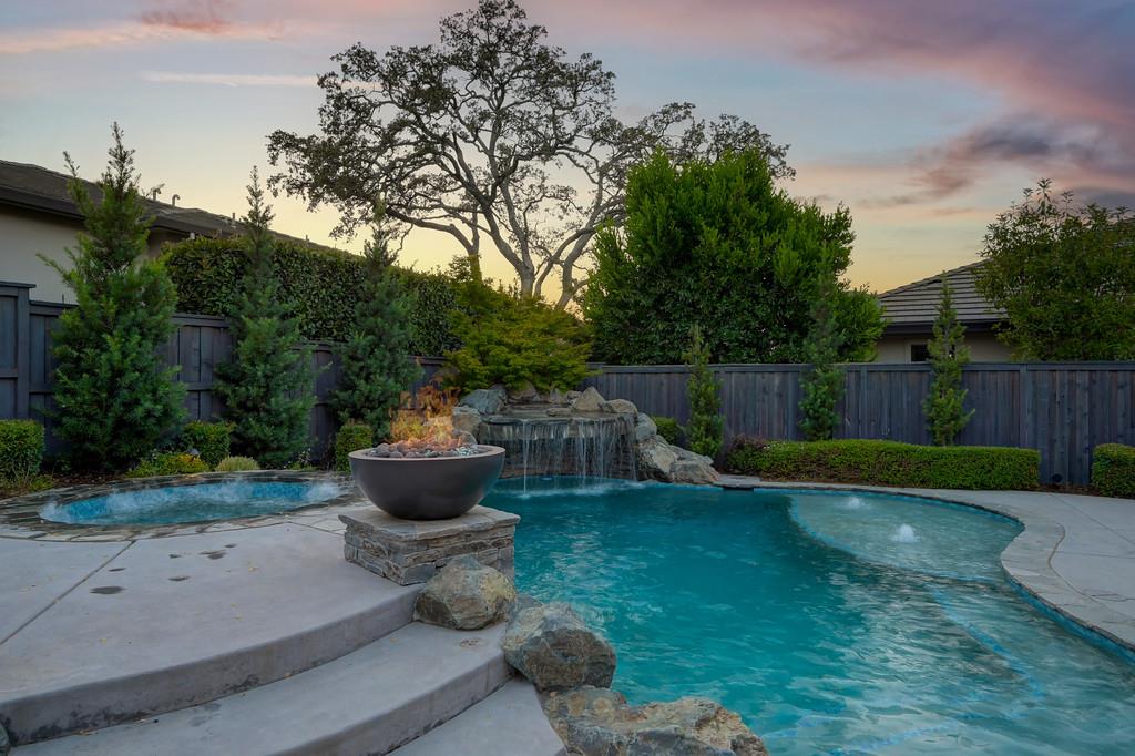 Detail Gallery Image 74 of 94 For 689 Oreno Cir, Folsom,  CA 95630 - 5 Beds | 4/1 Baths
