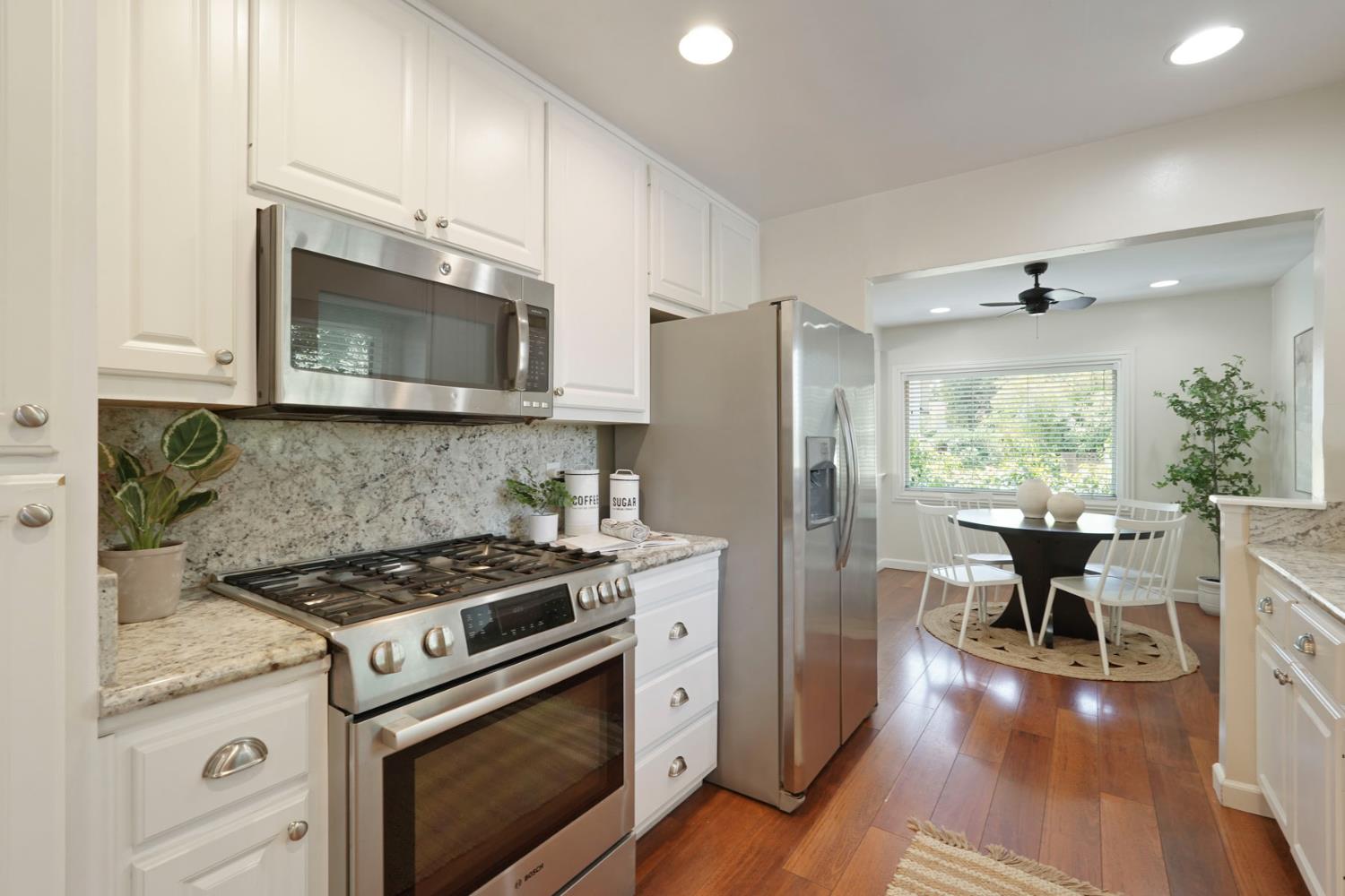 Detail Gallery Image 6 of 52 For 411 King Rd, Roseville,  CA 95678 - 4 Beds | 3 Baths