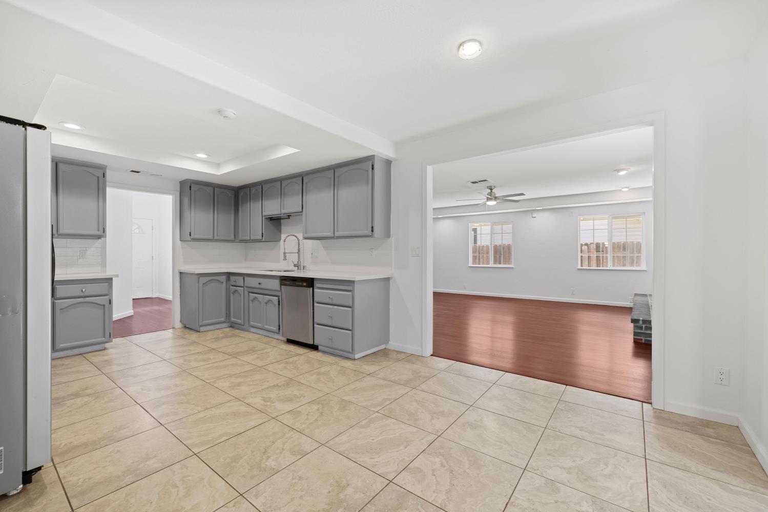 Detail Gallery Image 9 of 36 For 2528 Cabernet Way, Rancho Cordova,  CA 95670 - 3 Beds | 2 Baths