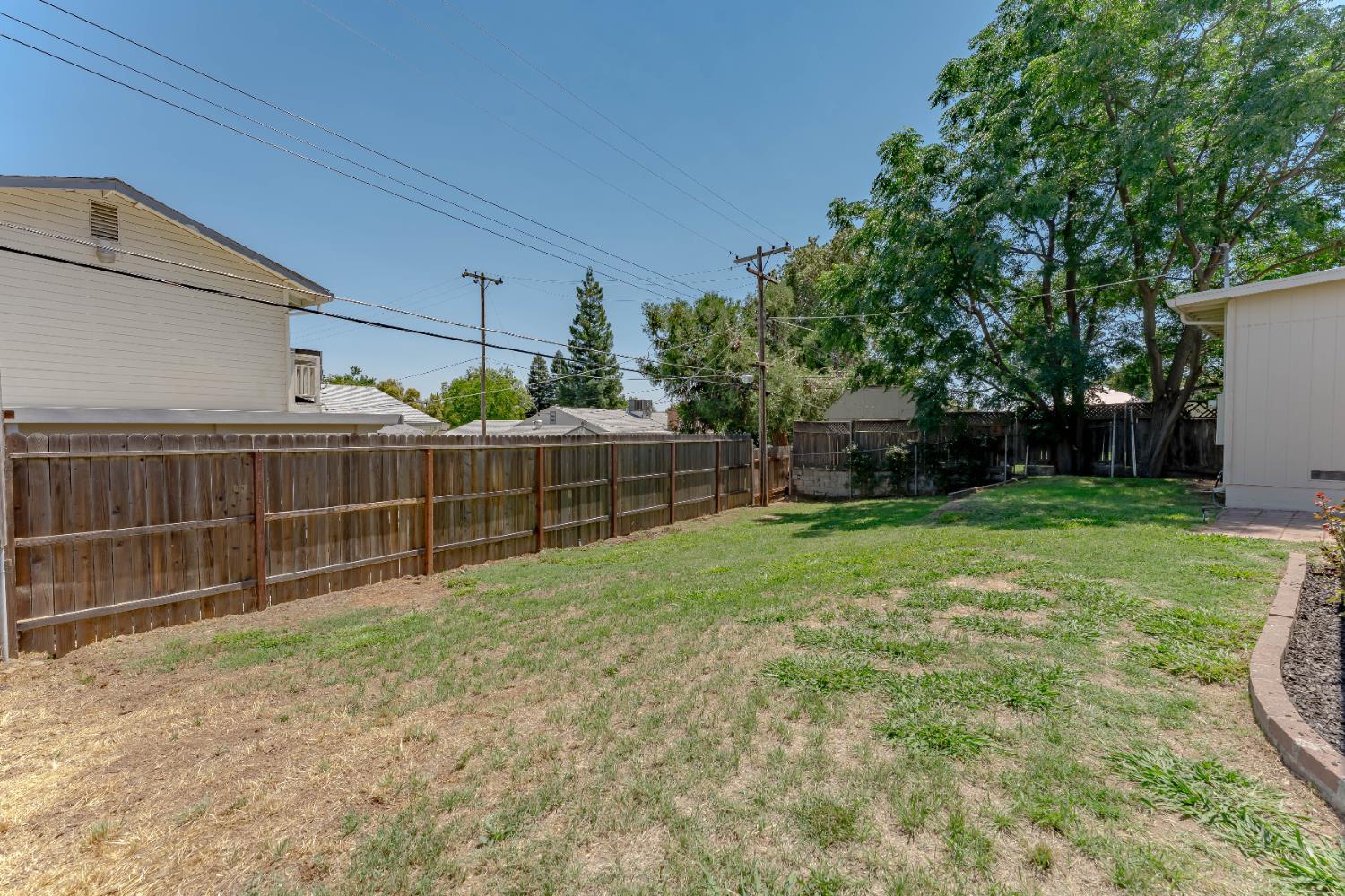 Detail Gallery Image 32 of 33 For 6036 Ellerslee Dr, Carmichael,  CA 95608 - 3 Beds | 2 Baths
