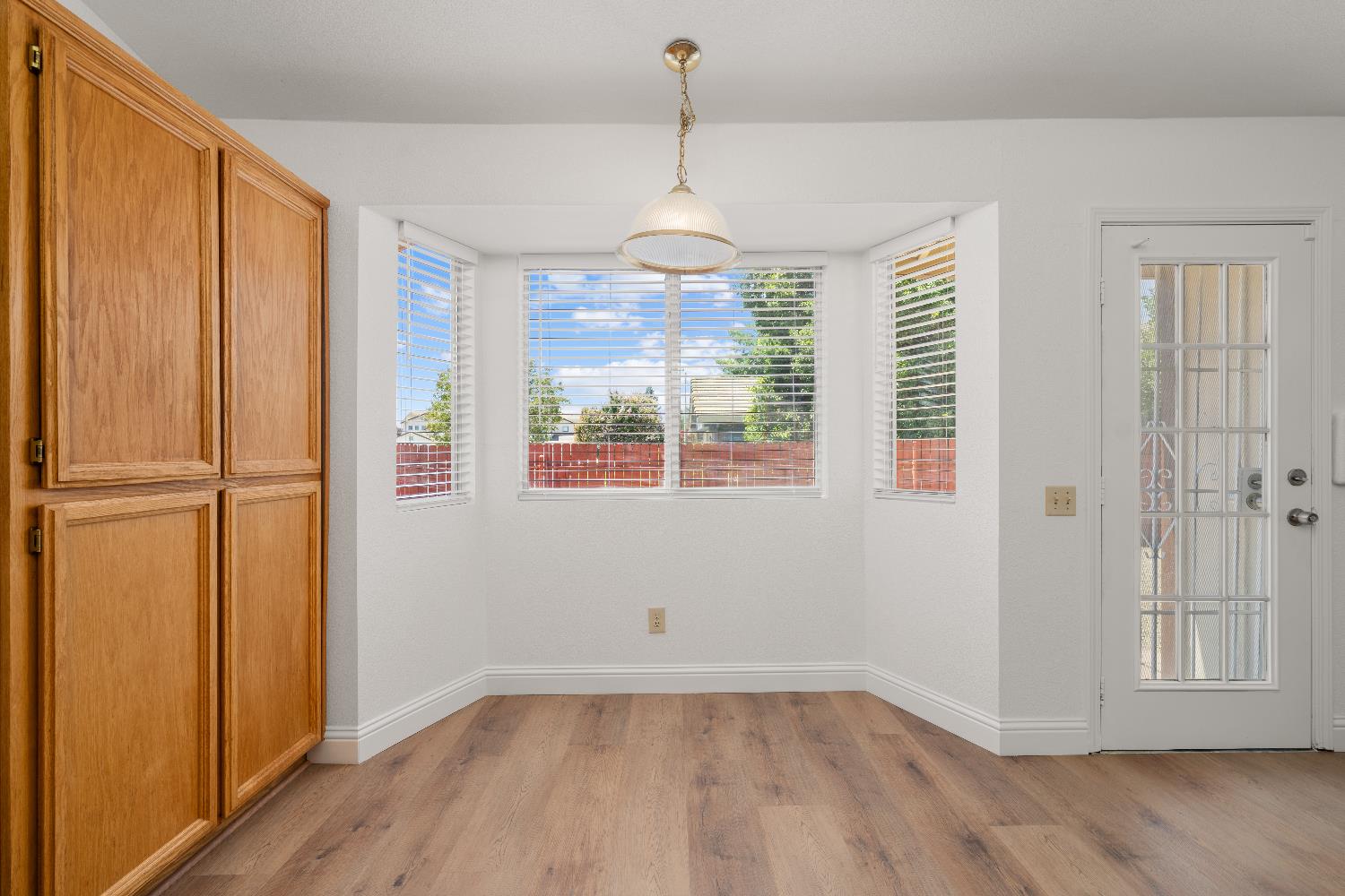 Detail Gallery Image 10 of 33 For 1 Afton Ct, Sacramento,  CA 95823 - 3 Beds | 2 Baths