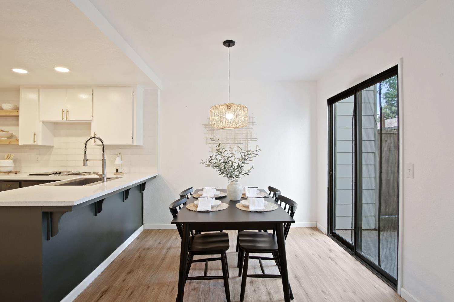 Detail Gallery Image 6 of 47 For 3350 M St #30,  Merced,  CA 95348 - 2 Beds | 1/1 Baths