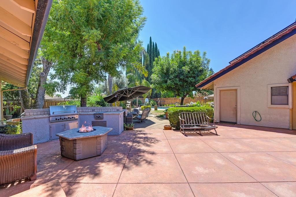 Detail Gallery Image 14 of 61 For 1801 Arroyo Dr, Auburn,  CA 95603 - 5 Beds | 4/1 Baths