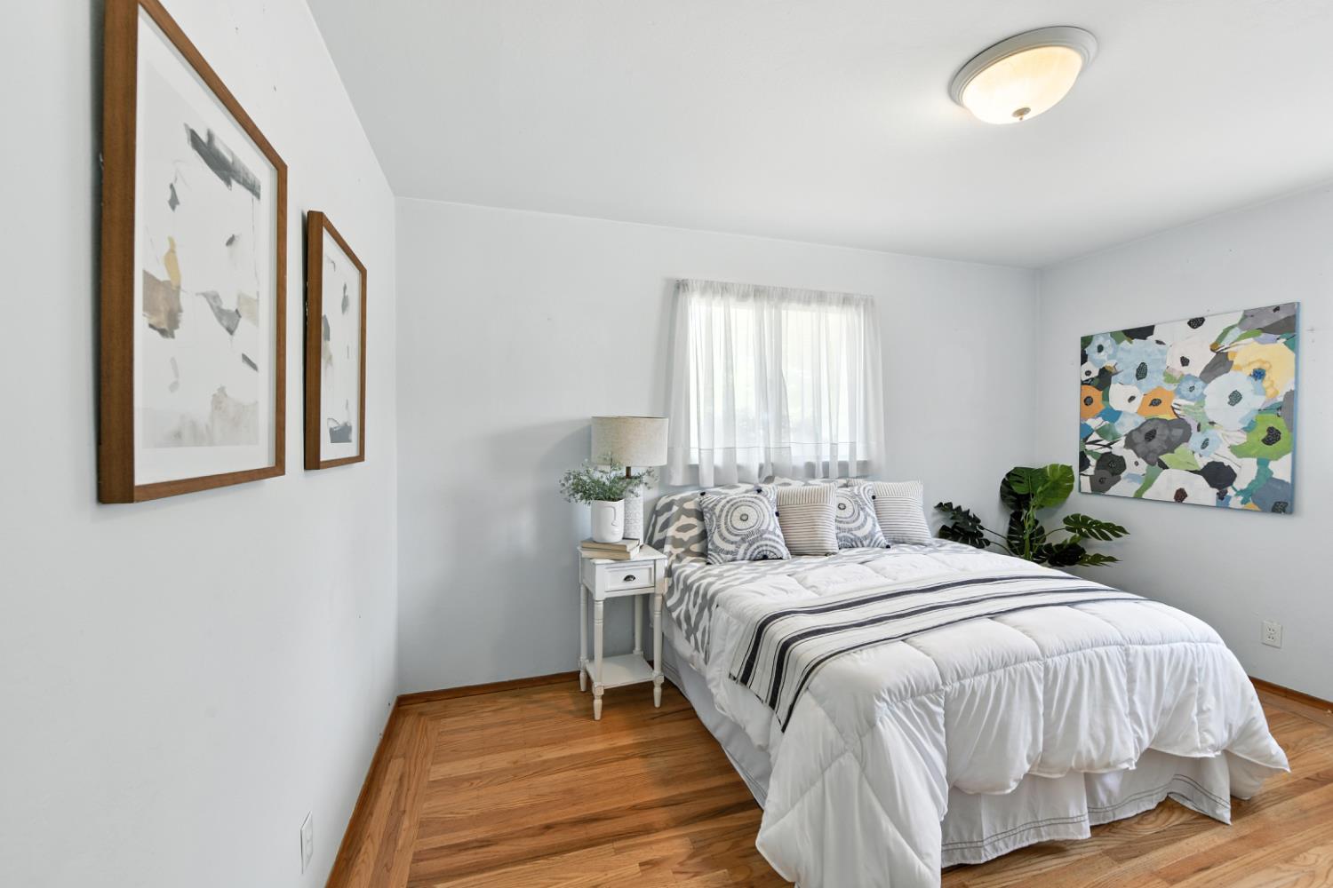 Detail Gallery Image 3 of 37 For 4724 Isabella Ave, Fair Oaks,  CA 95628 - 4 Beds | 2 Baths