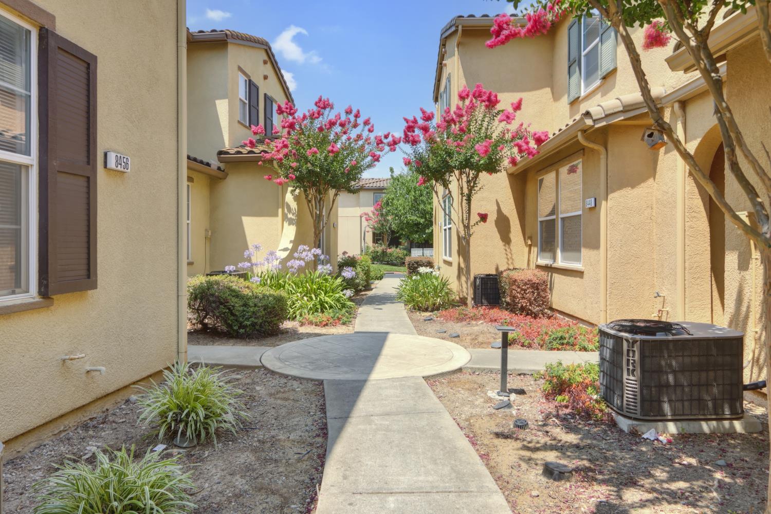 Detail Gallery Image 37 of 38 For 8444 Crystal Walk Cir #72,  Elk Grove,  CA 95758 - 2 Beds | 2 Baths