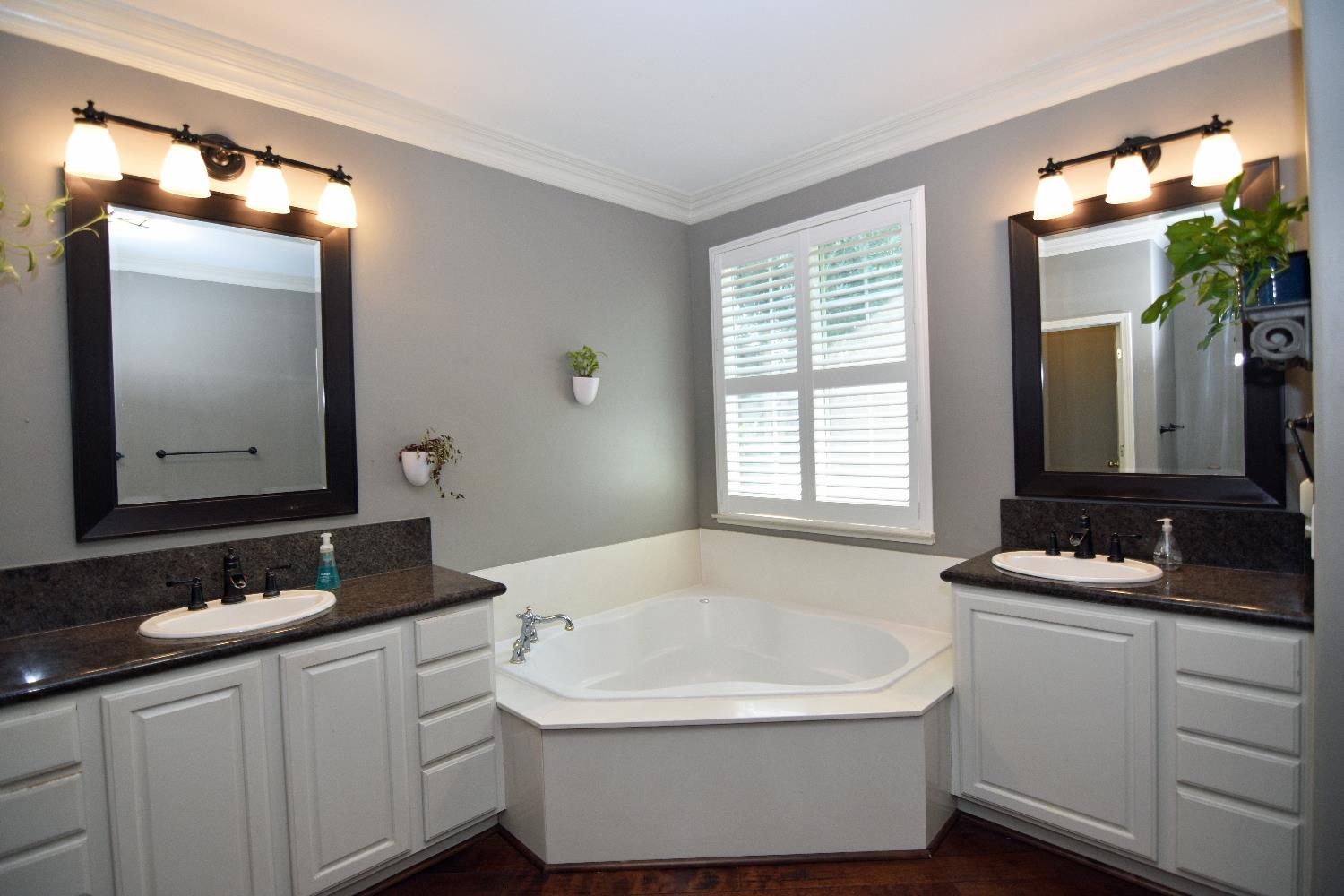 Detail Gallery Image 37 of 54 For 13702 Channel Ln, Waterford,  CA 95386 - 4 Beds | 3 Baths