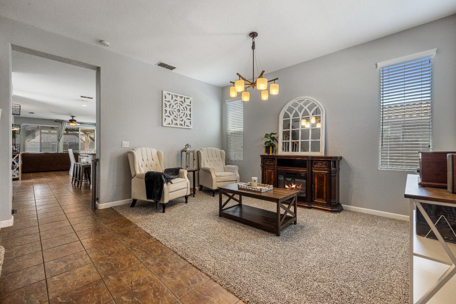 Detail Gallery Image 7 of 62 For 5422 Antique Rose Way, Riverbank,  CA 95367 - 3 Beds | 2/1 Baths
