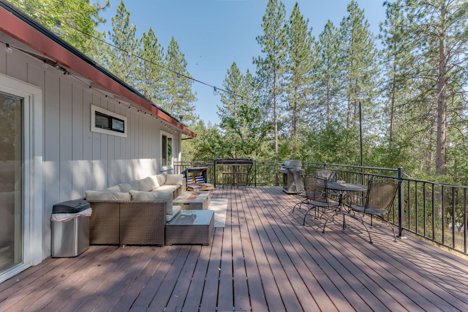 Detail Gallery Image 33 of 68 For 3980 Donner Trl, Placerville,  CA 95667 - 3 Beds | 2 Baths