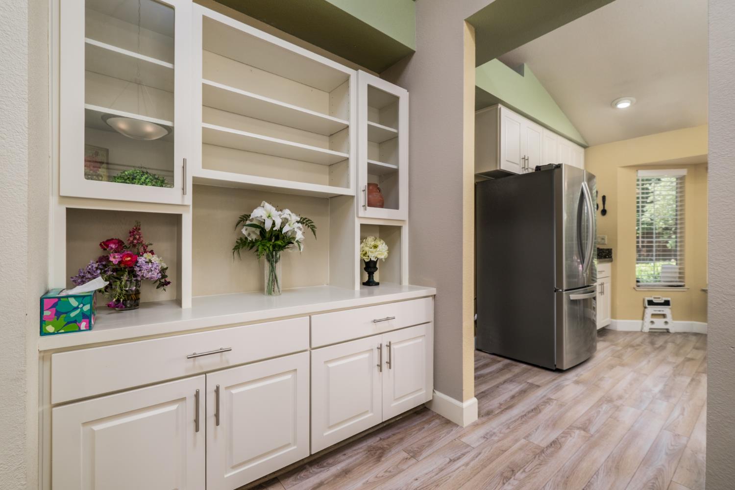 Detail Gallery Image 14 of 63 For 5148 Walnut Place Ln, Carmichael,  CA 95608 - 3 Beds | 2 Baths