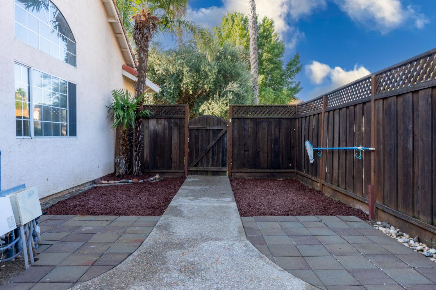 Detail Gallery Image 64 of 71 For 934 Neal St, Los Banos,  CA 93635 - 4 Beds | 2 Baths