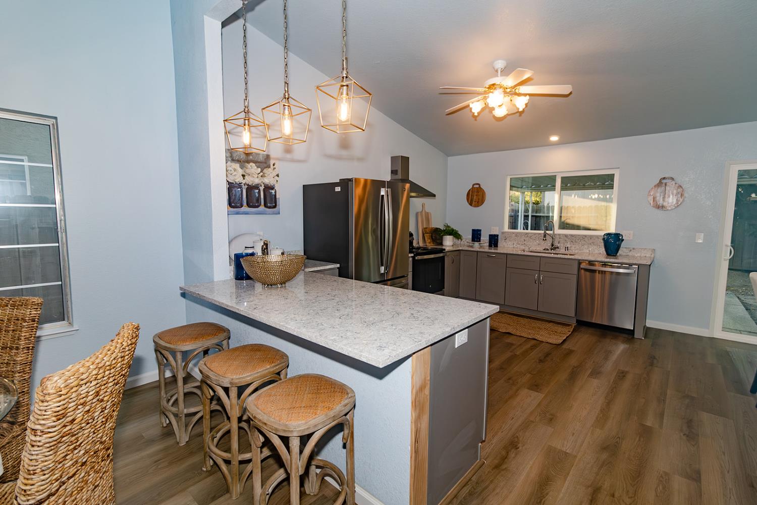 Detail Gallery Image 14 of 35 For 1377 Leo Way, Woodland,  CA 95776 - 3 Beds | 2 Baths