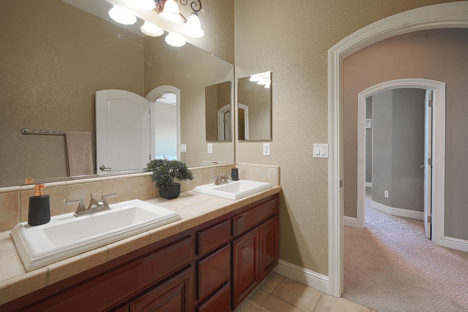 Detail Gallery Image 46 of 97 For 1340 Bella Cir, Lincoln,  CA 95648 - 7 Beds | 5 Baths