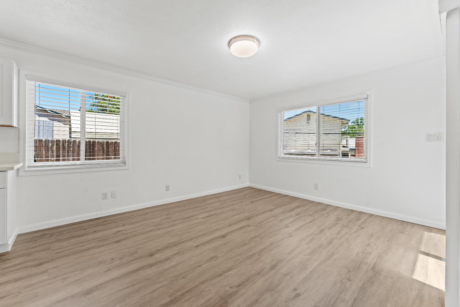 Detail Gallery Image 7 of 33 For 6036 Ellerslee Dr, Carmichael,  CA 95608 - 3 Beds | 2 Baths