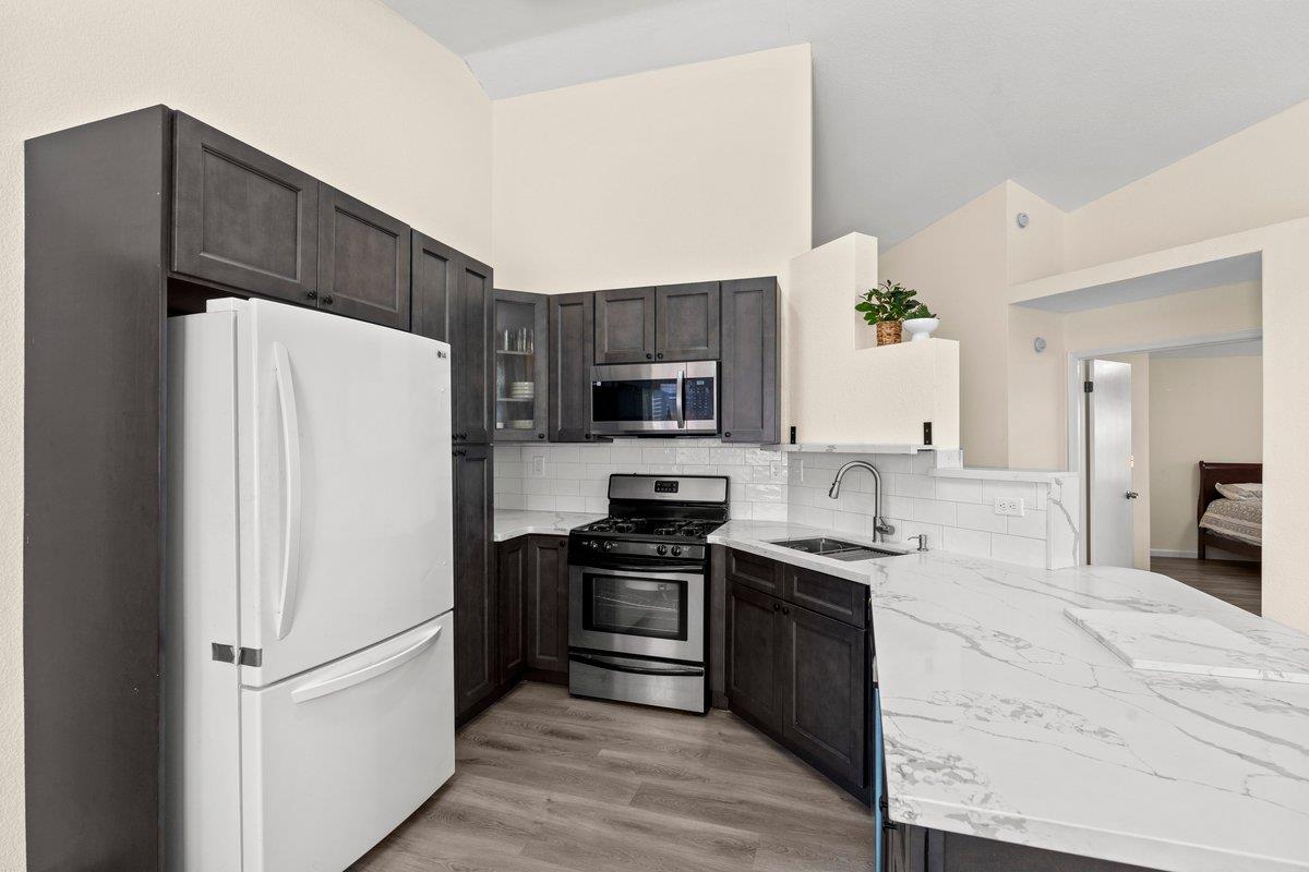 Detail Gallery Image 6 of 17 For 8435 Dartford Dr, Sacramento,  CA 95823 - 3 Beds | 2 Baths