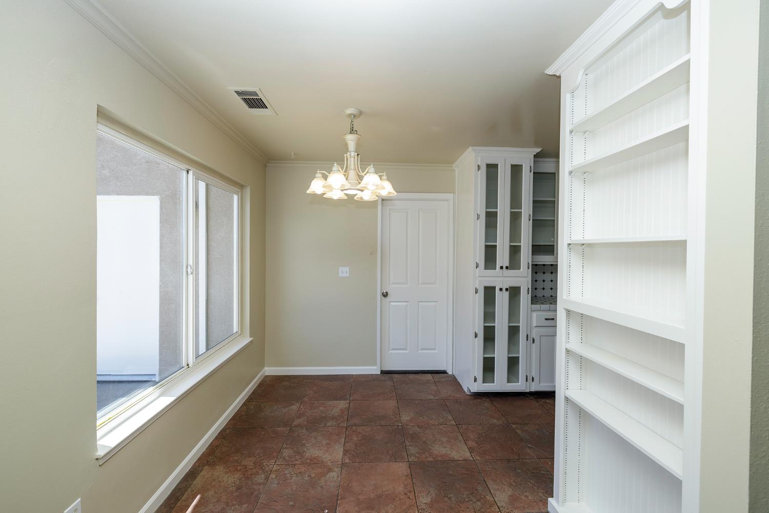 Detail Gallery Image 15 of 42 For 2020 Preston Ln, Modesto,  CA 95355 - 3 Beds | 2 Baths