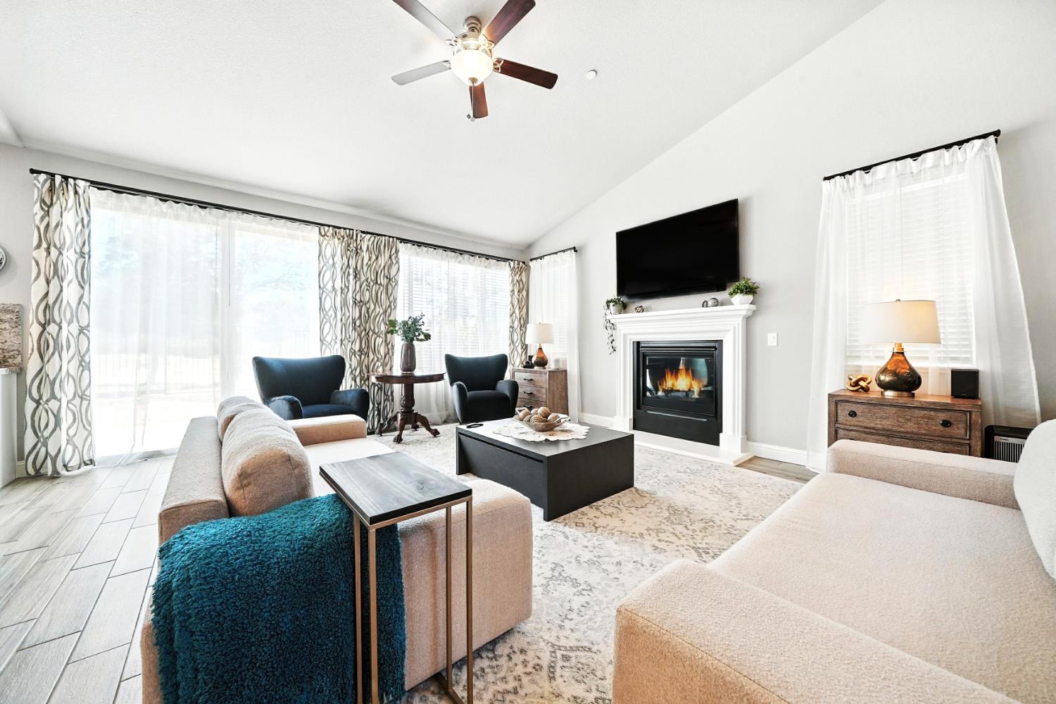 Detail Gallery Image 13 of 44 For 668 Morning Glory Cir, Ione,  CA 95640 - 4 Beds | 3 Baths