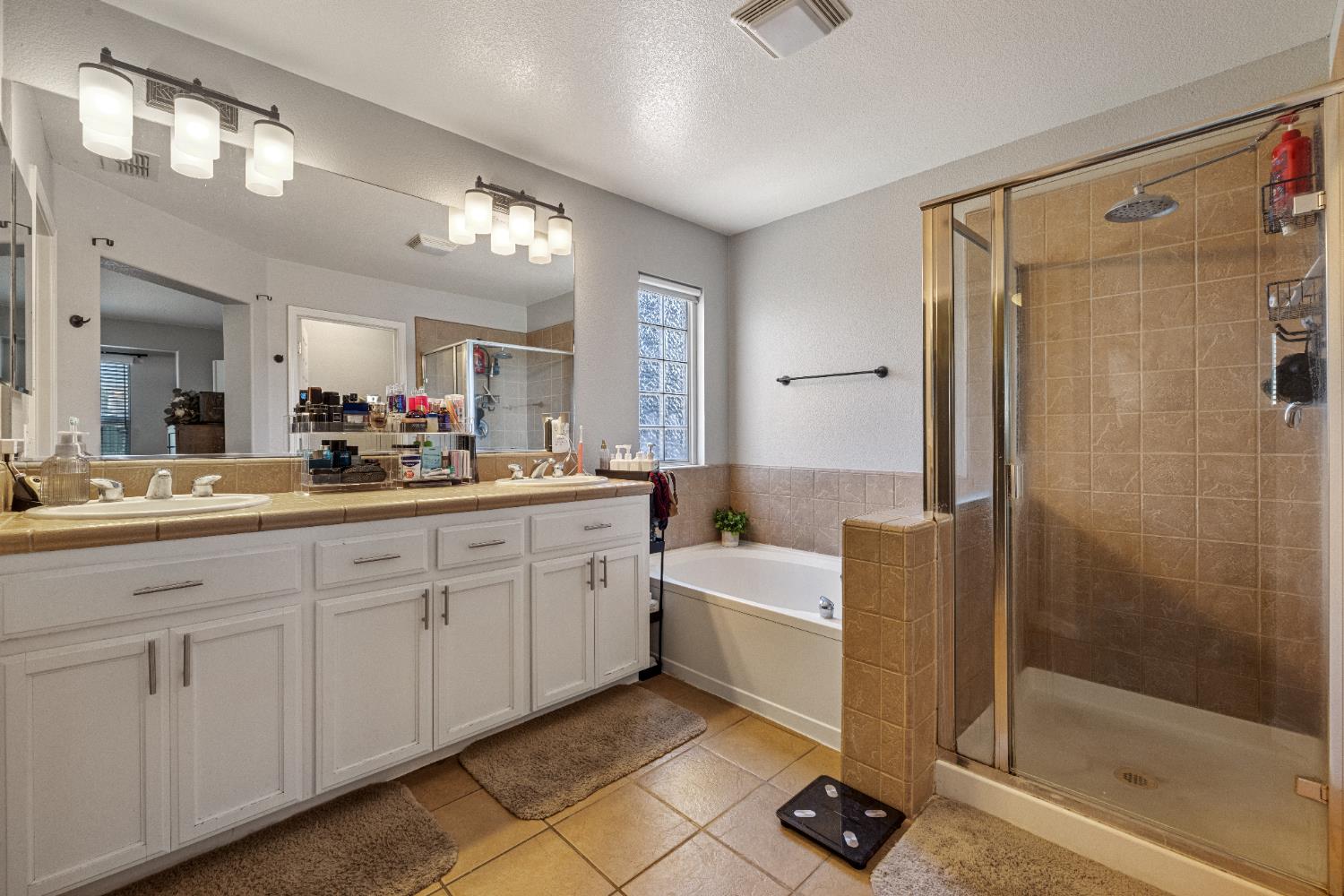 Detail Gallery Image 19 of 62 For 5422 Antique Rose Way, Riverbank,  CA 95367 - 3 Beds | 2/1 Baths